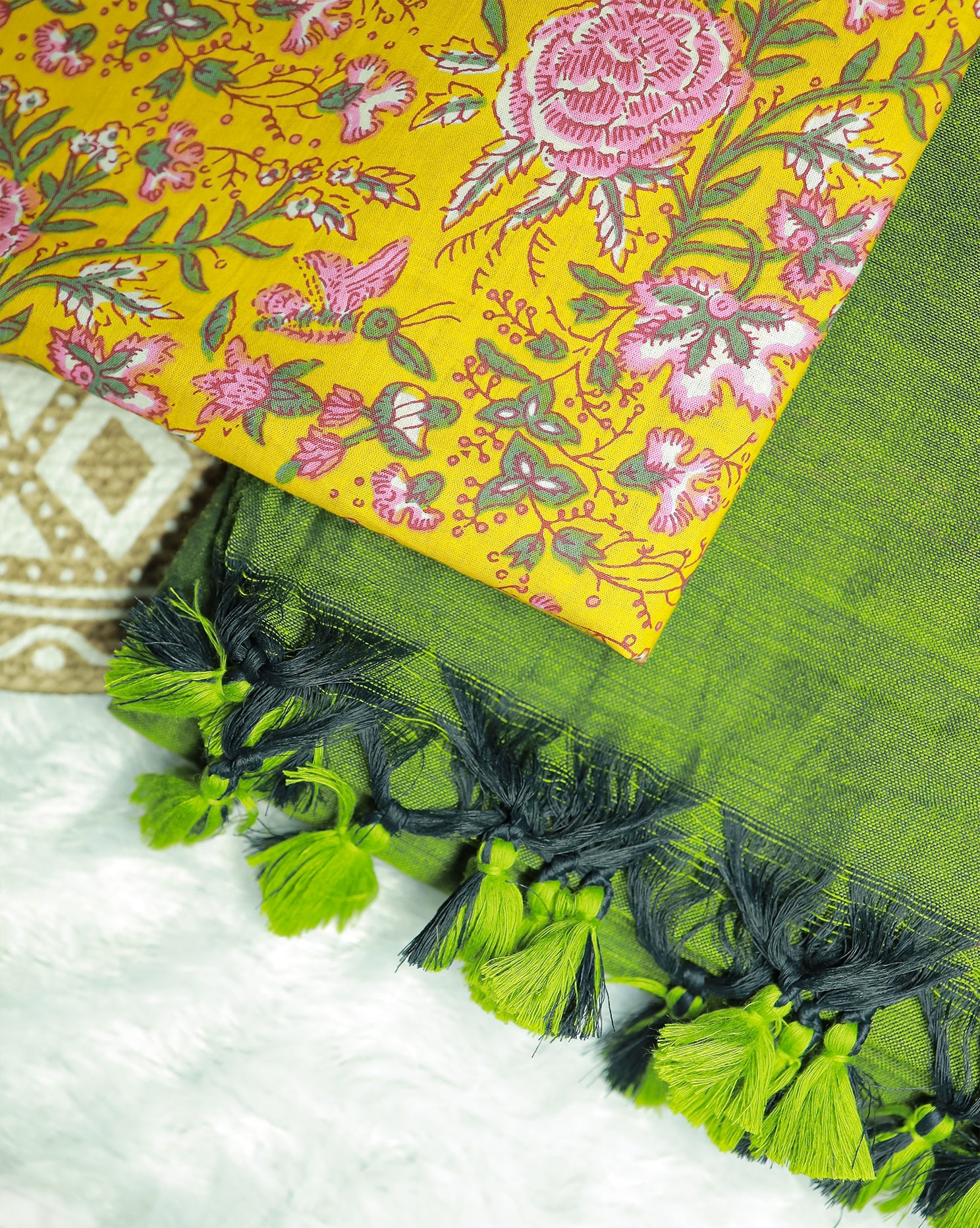 MARUDHANI COMBO (KHBBNN12) - Premium Khadi Saree with Unstitched blouse Material