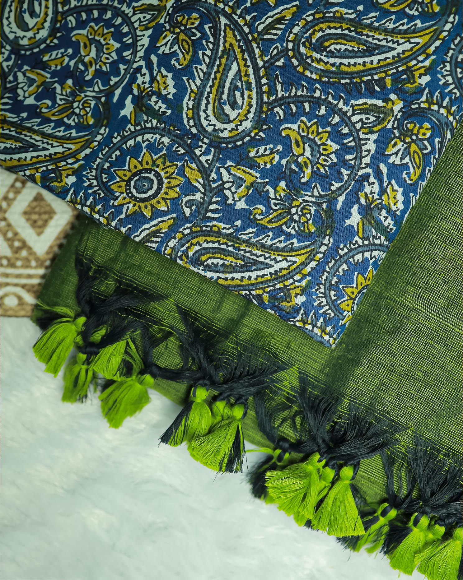 MARUDHANI COMBO (KHBBNN8) - Premium Khadi Saree with Unstitched blouse Material