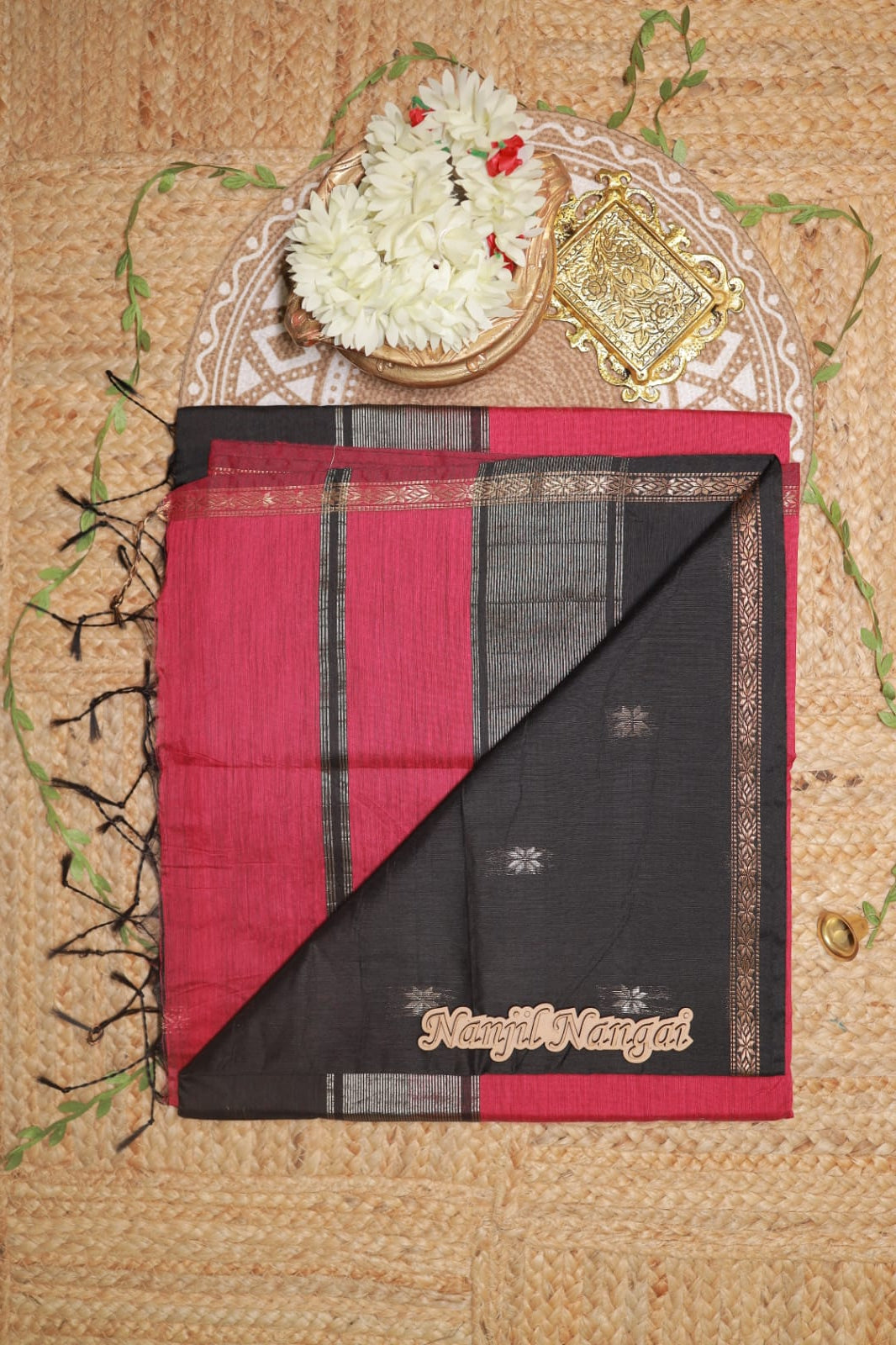 MAHESHWARI - TRADITIONAL HANDLOOM   CLASSIC BUTTAS  SAREE COLLECTION - MAHNNO10