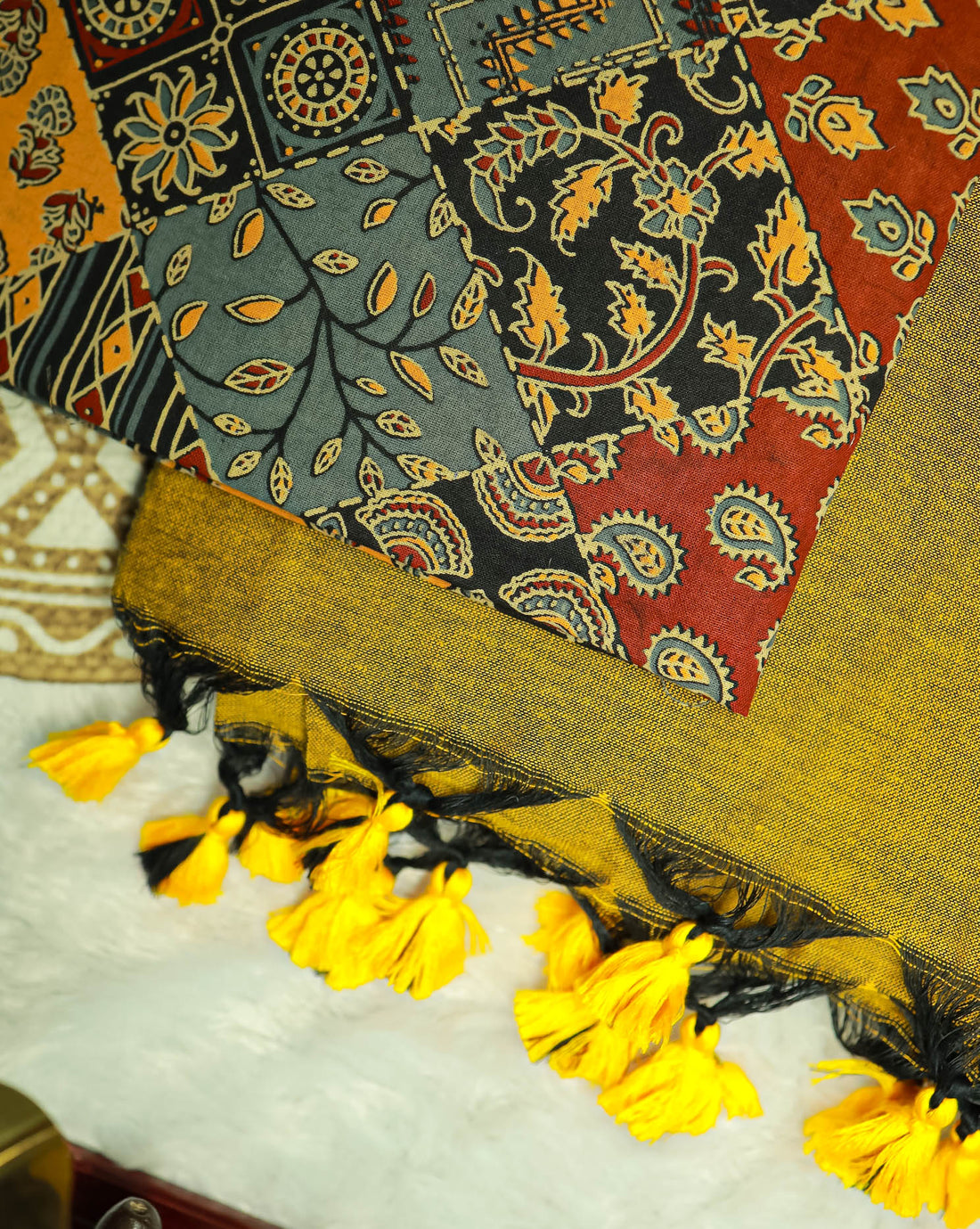 MANAJL COMBO (KHBBNN1) - Premium Khadi Saree with Unstitched blouse Material